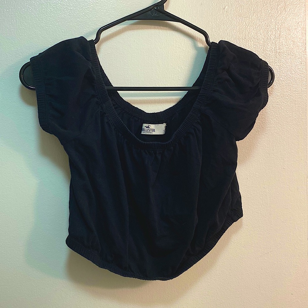 COPY - Hollister Size S Black Off The Shoulder Crop Top